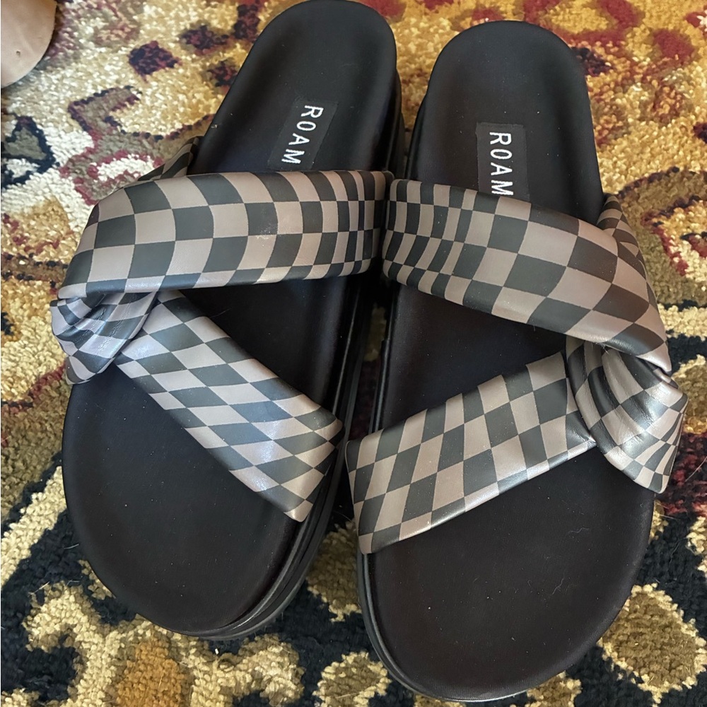 ROAM Checkered Cross-Strap Slides